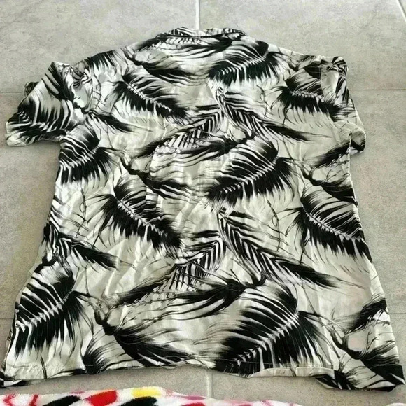 Feather Print Shirt - Picture 2 of 3